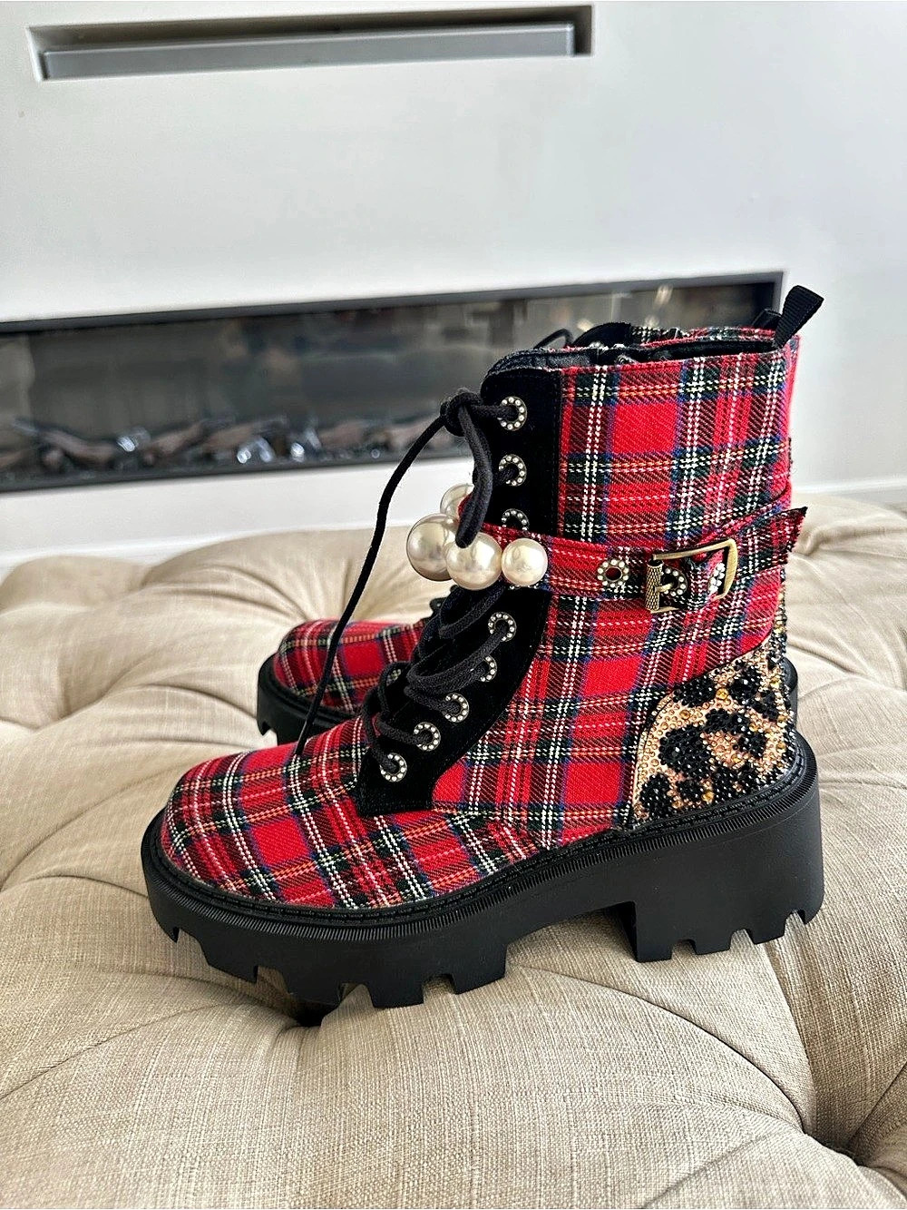 Besty johnson Plaid Platform Combat Boots Red US 9 Like New